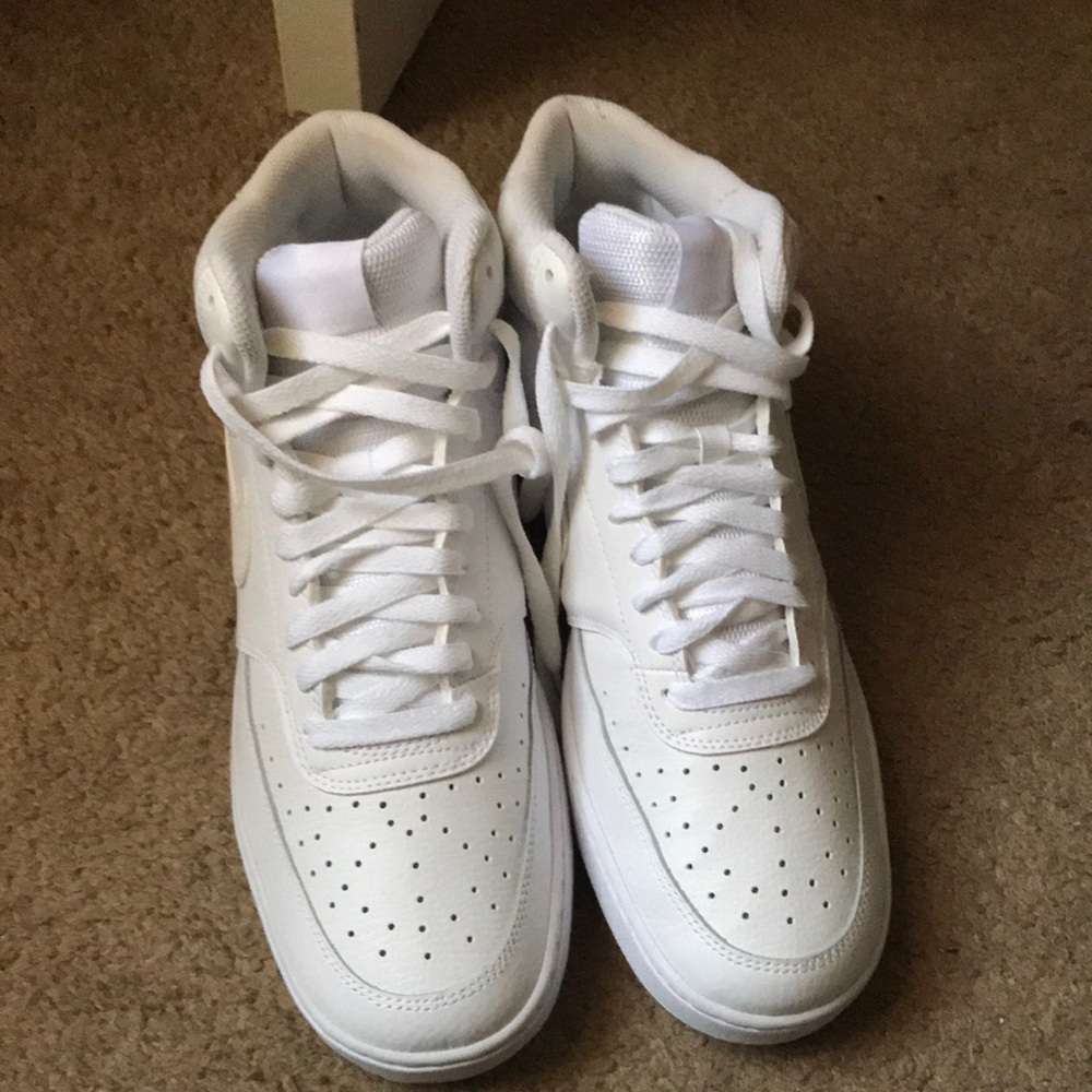I’m not reallly into high tops so I am trying to get these off my hands.